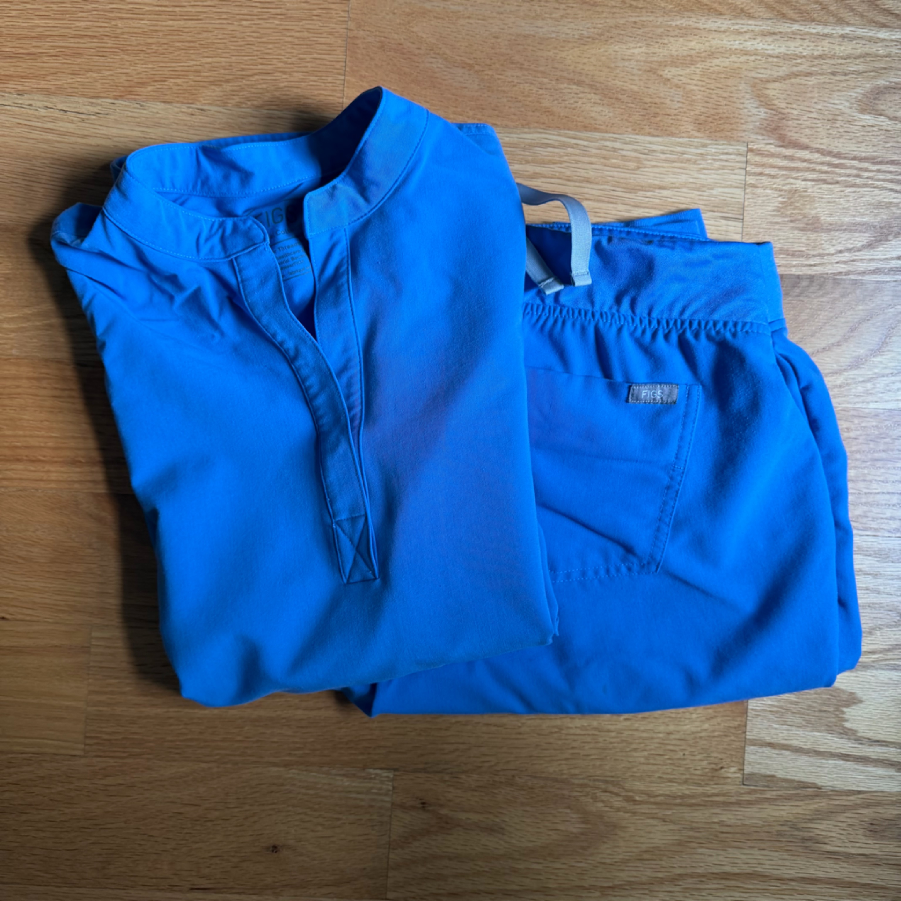 Figs Set - Ceil Blue Zamora Joggers & Rafaela Top, M/T